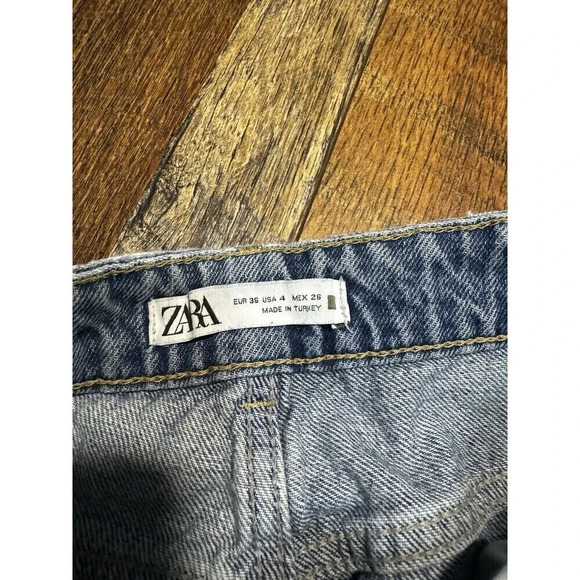 Zara High-Rise Ripped Knee Raw Hem Wide Leg Jean Lt Wash Size 4 - Picture 5 of 9